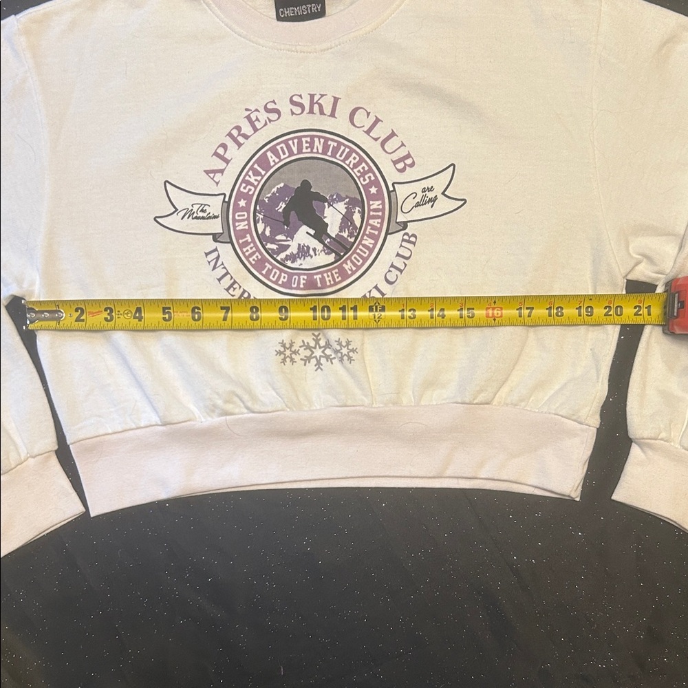 *DONATED* Après Ski Club Graphic Sweatshirt - Picture 6 of 7